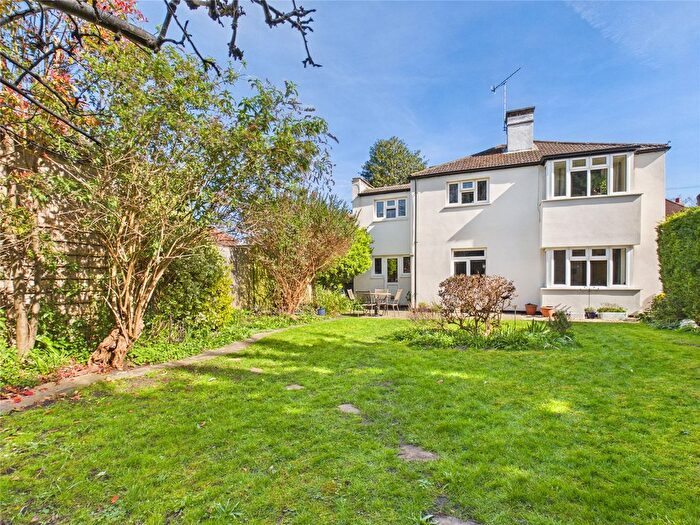 2 Bedroom Flat For Sale In Guildford, Surrey, GU1