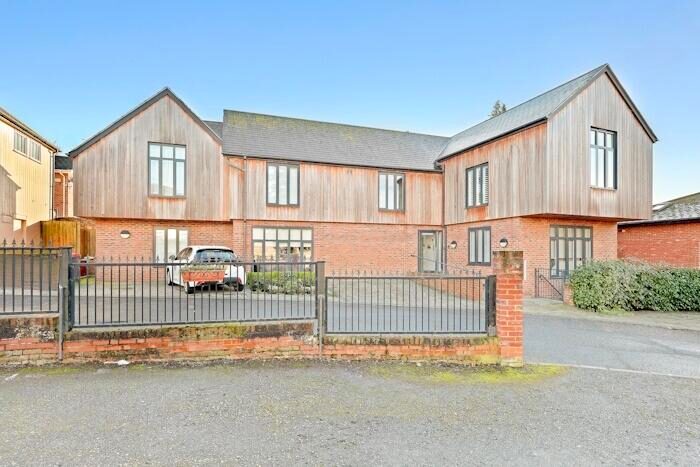 1 Bedroom Apartment For Sale In High Street, Ongar, CM5