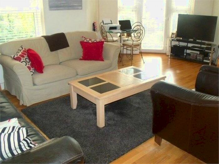 2 Bedroom Flat To Rent In North Road, Poole, BH14