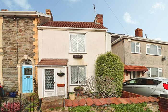 2 Bedroom Cottage For Sale In Pettigrove Road, Bristol, BS15