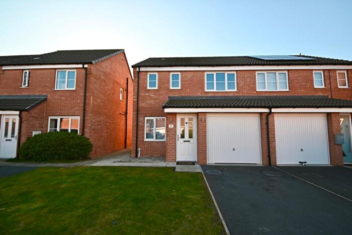 3 Bedroom Property To Rent In President Place, Harworth, Doncaster, DN11