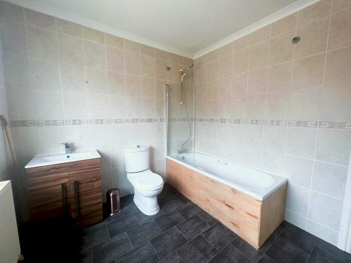 2 Bedroom Terraced House For Sale In East Park Avenue, Hull, HU8