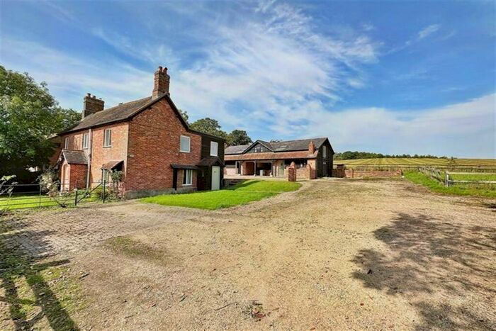 4 Bedroom Detached House For Sale In Sutton Waldron, DT11