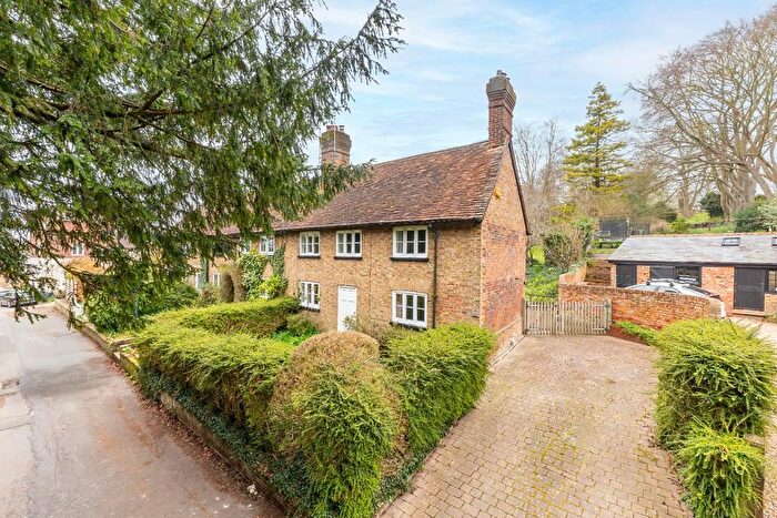 2 Bedroom End Of Terrace House For Sale In Vicarage Lane, Ivinghoe, LU7