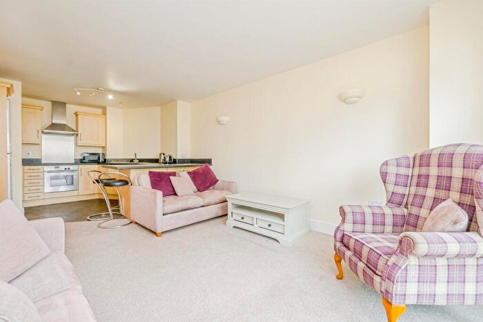 1 Bedroom Apartment For Sale In Westgate Street, Cardiff, CF10