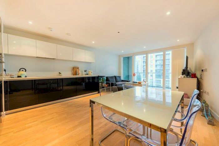 2 Bedroom Flat To Rent In Pump House Crescent, Kew Bridge, Brentford, TW8