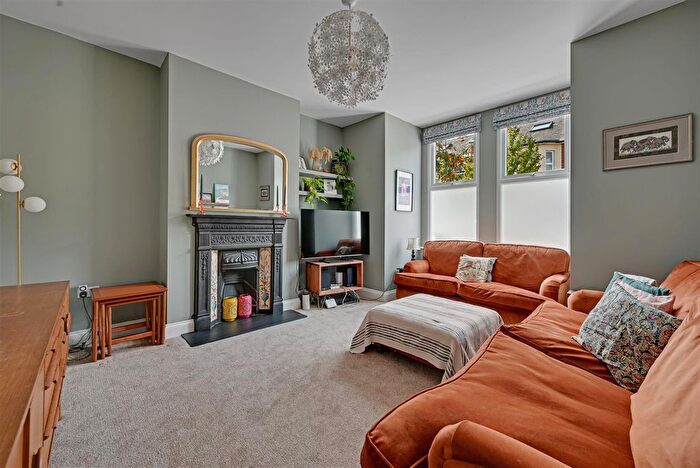 5 Bedroom Terraced House For Sale In Strode Road, Willesden, NW10