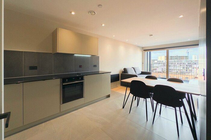 1 Bedroom Apartment To Rent In Spinners Way, Manchester, M15