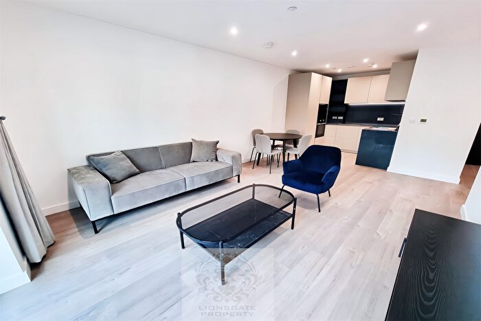 1 Bedroom Apartment To Rent In Darter House, N4