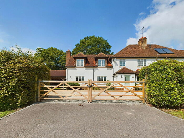 3 Bedroom Semi-Detached House For Sale In Wimland Road, Faygate, Horsham, RH12