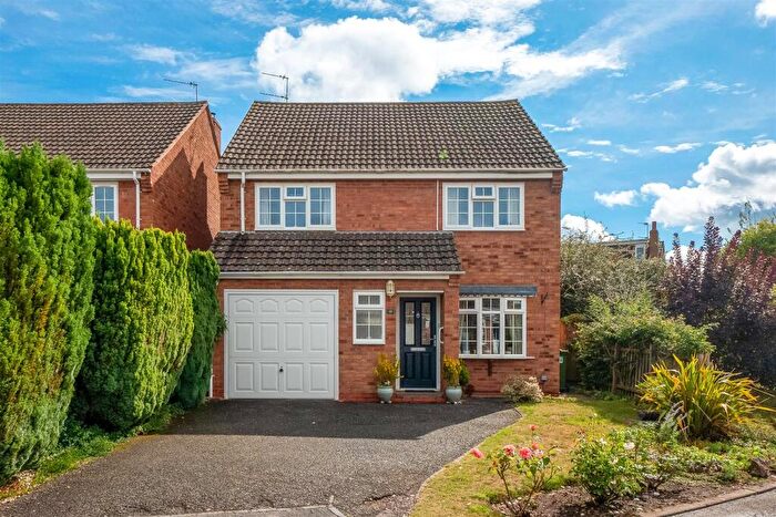 3 Bedroom Detached House For Sale In Whitworth Close, Wellesbourne, CV35