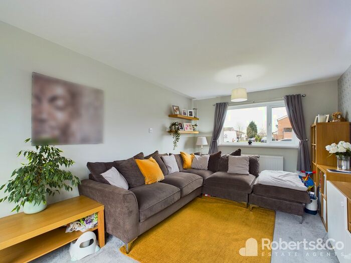 3 Bedroom Semi-Detached House For Sale In Wray Crescent, Leyland, PR26