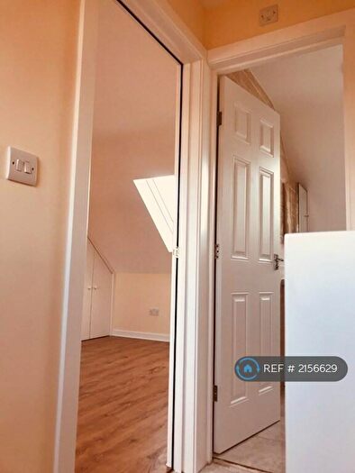 2 Bedroom Flat To Rent In Babington Road, Dagenham, RM8