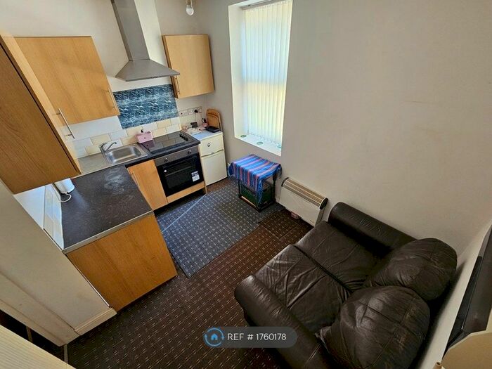 1 Bedroom Flat To Rent In Shayan House, Stoke-On-Trent, ST1