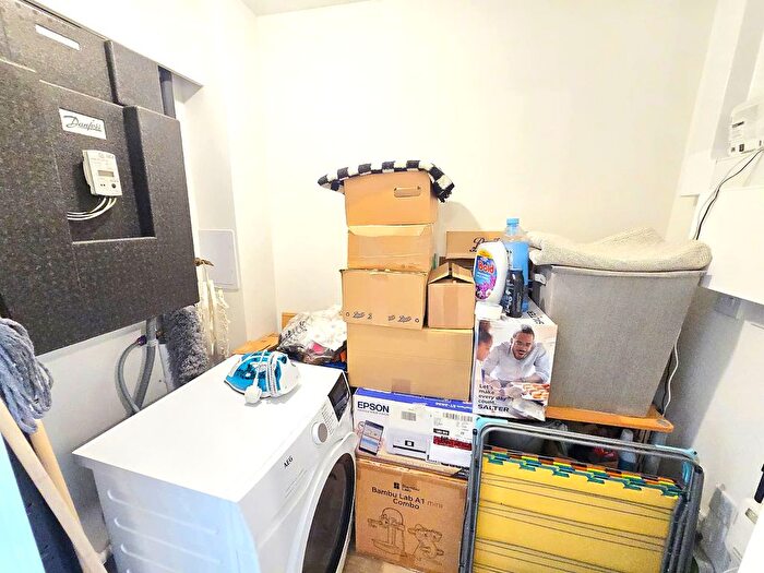 1 Bedroom Flat For Sale In Carpenter House, Hayes, Hayes, Middlesex, UB3