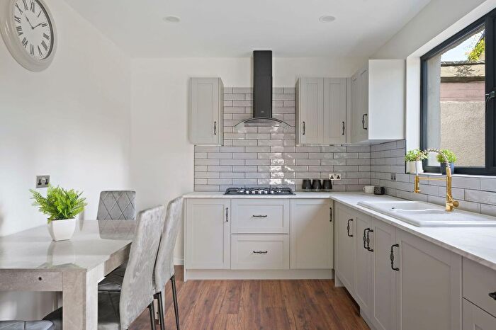 4 Bedroom Detached House For Sale In Delph Road, Tullibody, FK10