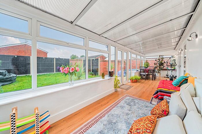 2 Bedroom Detached Bungalow For Sale In Slough, Berkshire, SL1