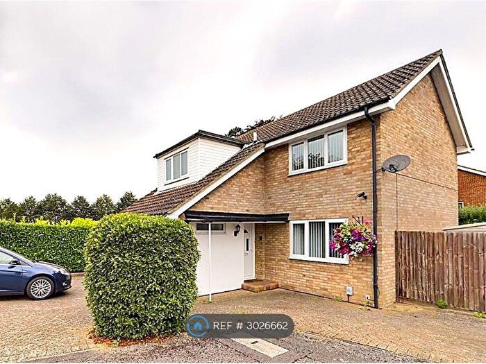 3 Bedroom Detached House To Rent In Ormesby Close, Aylesbury, HP21