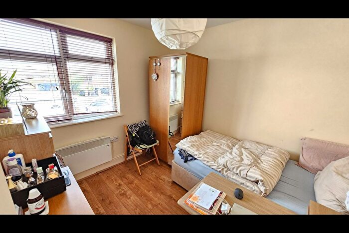 1 Bedroom Flat To Rent In Portland Road, London, N15
