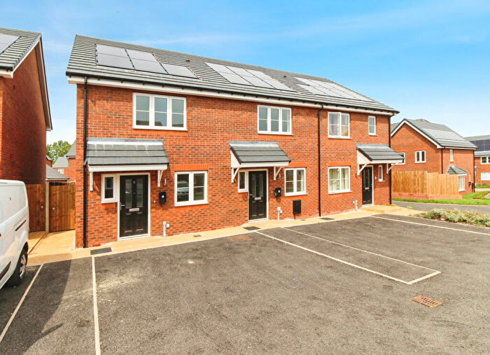2 Bedroom End Of Terrace House For Sale In Pamertons Court, Kenilworth, CV8