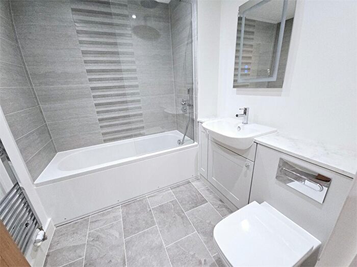 1 Bedroom Apartment For Sale In The Broadway, Leigh On Sea, Leigh On Sea, SS9