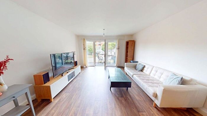 2 Bedroom Flat To Rent In Bell Barn Road, Birmingham, B15