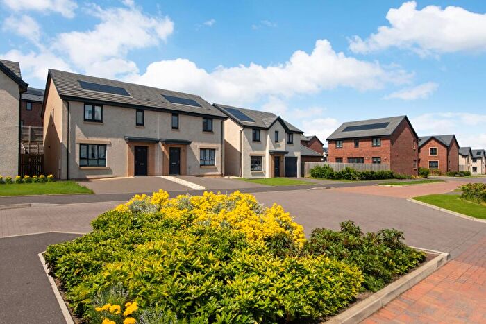 4 Bedroom Detached House For Sale In Bannerman Cruick, Edinburgh, EH17