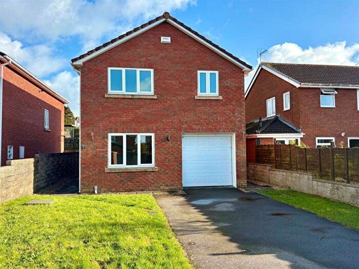 4 Bedroom Detached House To Rent In Austin Way, Porthcawl, Bridgend, CF36