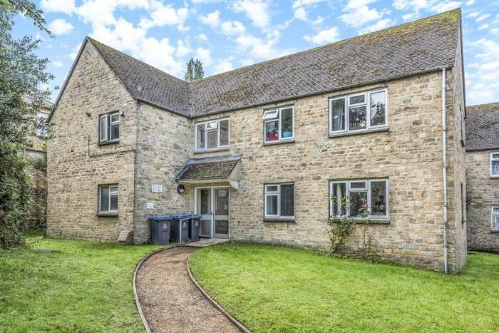 1 Bedroom Apartment To Rent In Town Center, Chipping Norton, OX7