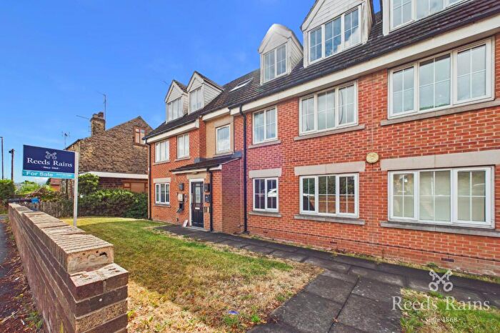 2 Bedroom Apartment For Sale In Woodhouse Road, Sheffield, S12