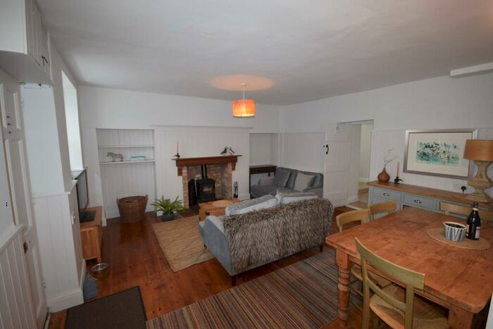 3 Bedroom Terraced House To Rent In Market Street Appledore, EX39