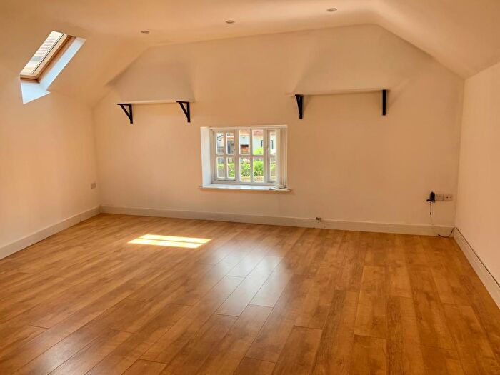 2 Bedroom End Of Terrace House To Rent In Newbury, Berkshire, RG14