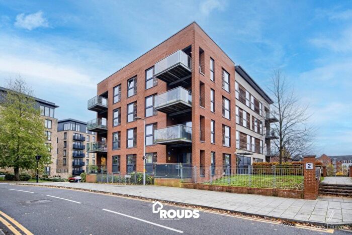 2 Bedroom Flat To Rent In Apartment, Bell Barn Road, Birmingham, West Midlands, B15