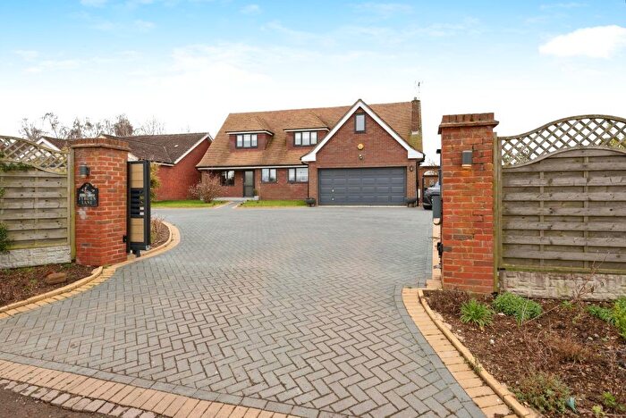 4 Bedroom Detached House For Sale In Tyburn Lane Pulloxhill, Bedford, MK45