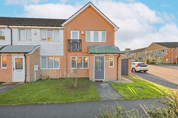 3 Bedroom Town House For Sale In Wain Avenue, Chesterfield, S41