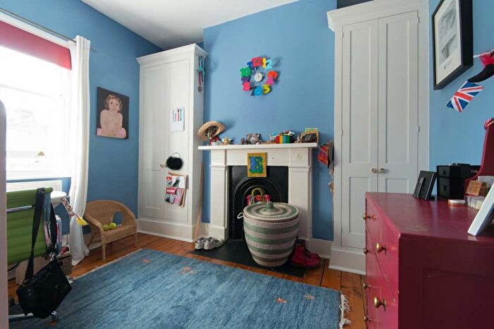 4 Bedroom Property To Rent In Tell Grove, London, SE22