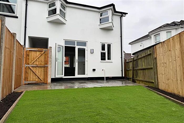 3 Bedroom Semi-Detached House To Rent In Malmesbury Park Road, Bournemouth, BH8