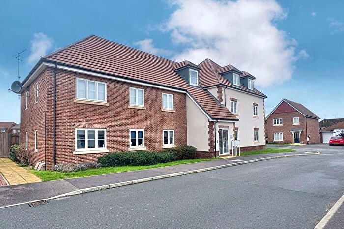 2 Bedroom Flat For Sale In Bartlett Avenue, Badshot Lea, Farnham, Surrey, GU9