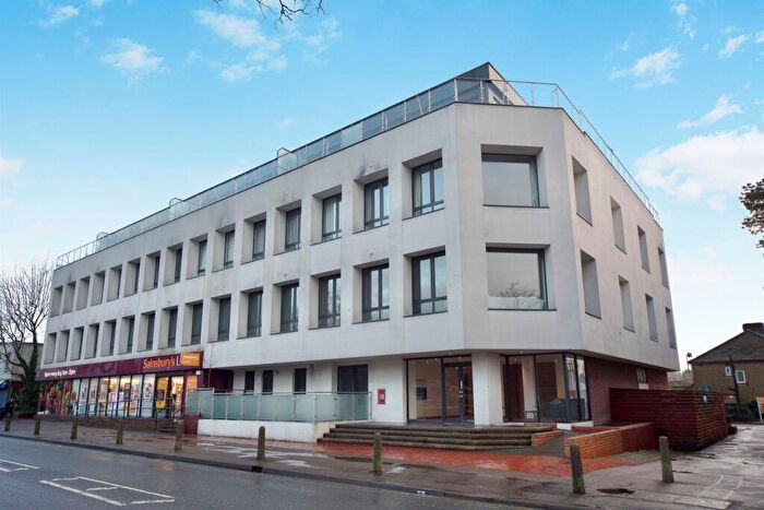 1 Bedroom Apartment To Rent In High Road, Broxbourne, EN10