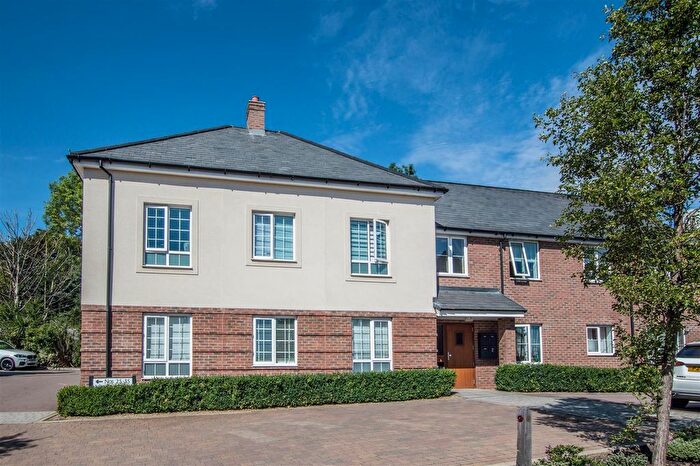 2 Bedroom Flat For Sale In Clements Close, Puckeridge, SG11