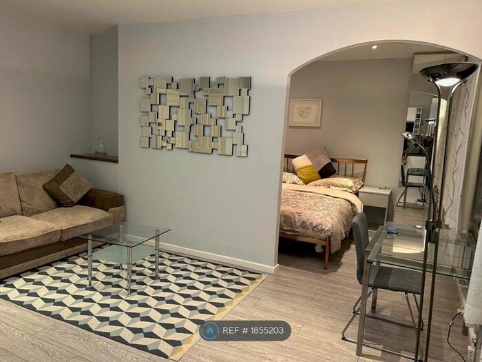 Studio To Rent In Marble Arch Apartments, London, W1H