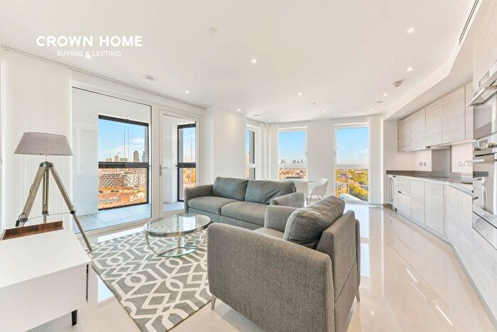 2 Bedroom Flat For Sale In Conquest Tower, Blackfriars Circus, SE1