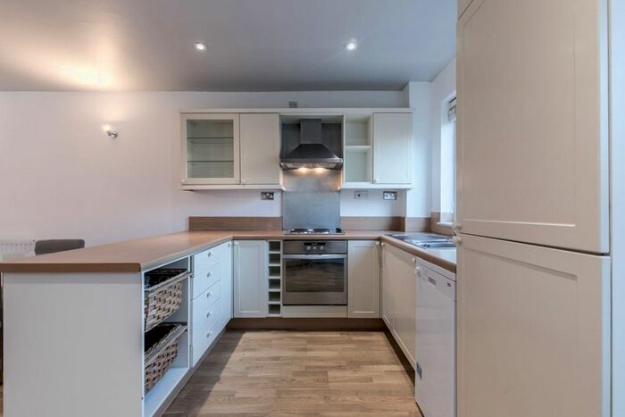 2 Bedroom Town House To Rent In Exeter Mews, London, SW6