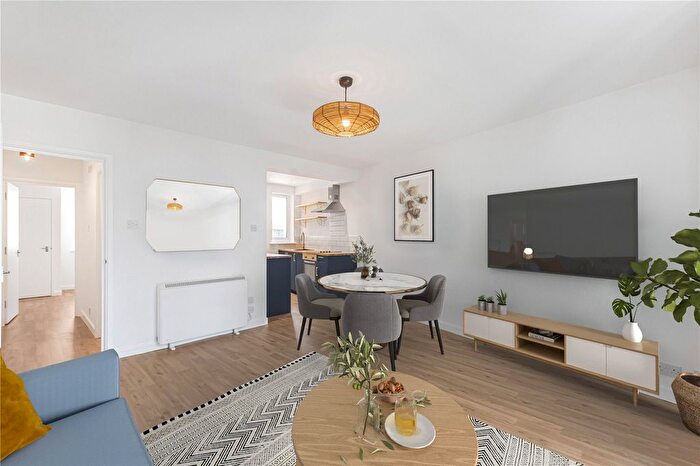 1 Bedroom Flat To Rent In Globe Road, Bethnal Green, London, E2