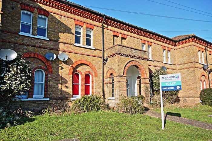 1 Bedroom Flat To Rent In Raglan Road, Knaphill, Woking, GU21