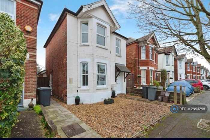 2 Bedroom Flat To Rent In Paisley Road, Bournemouth, BH6