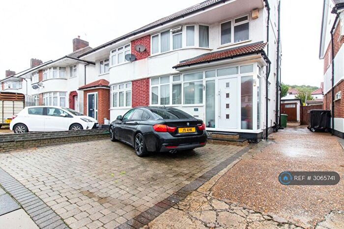 4 Bedroom Semi Detached House To Rent In St. Edmunds Drive, Stanmore, HA7