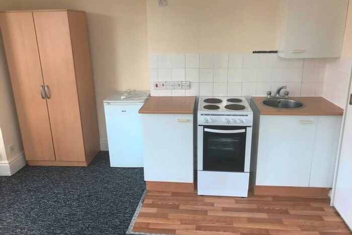 1 Bedroom Flat To Rent In Portswood Road, Southampton SO17