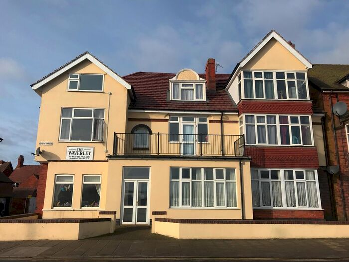 2 Bedroom Flat To Rent In South Parade, Skegness, Lincolnshire, PE25