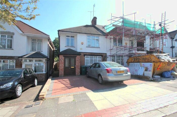 3 Bedroom Detached House To Rent In Nethercourt Avenue, West Finchley, London, N3